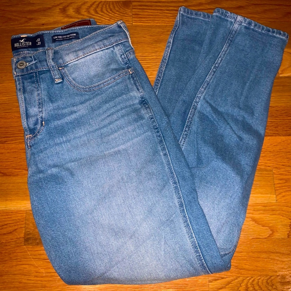 Hollister Low-Rise Light Wash Crop Boyfriend Jeans